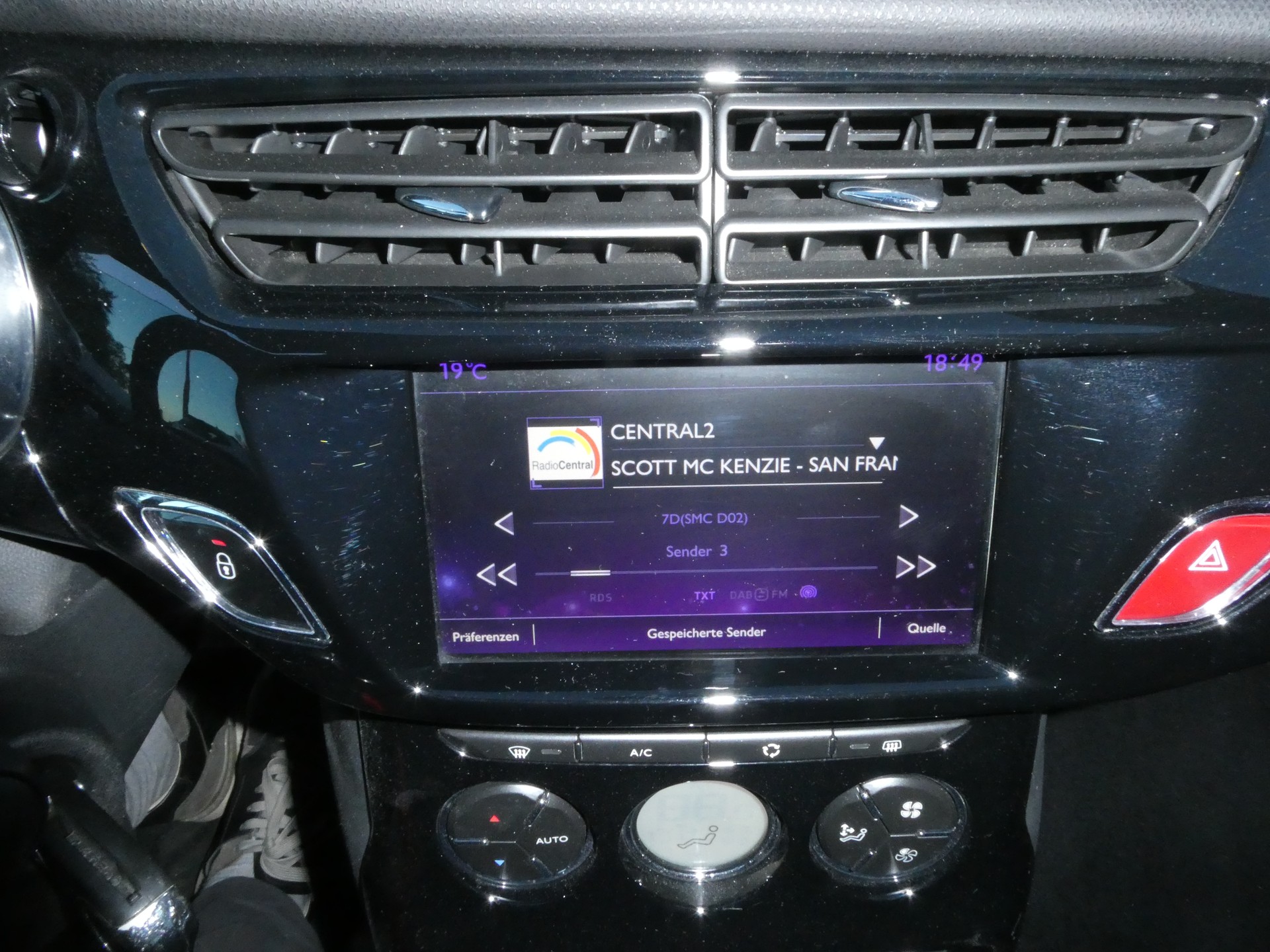 DS AUTOMOBILES DS3 1.2 PureTech SO Irresistible-image-13