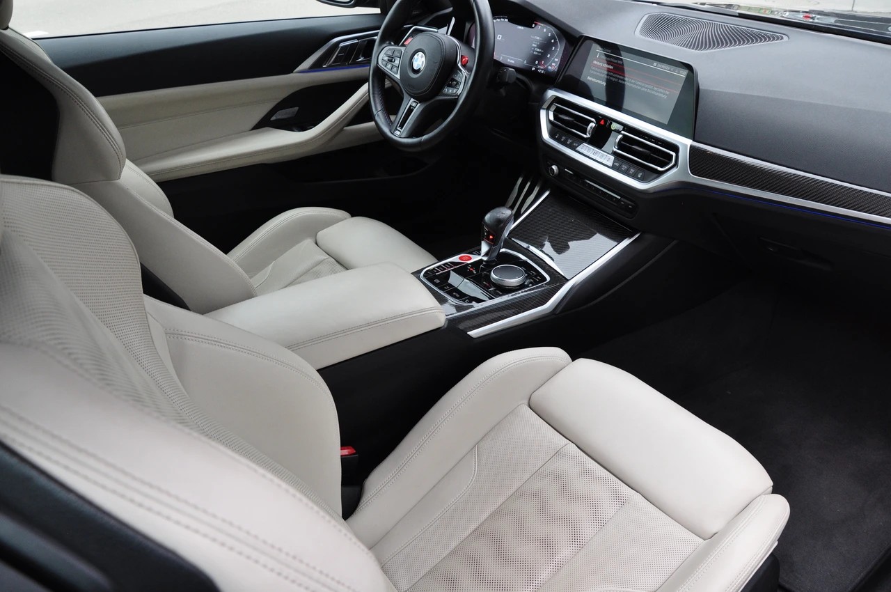 BMW M4 Cabrio Competition M xDrive-image-19