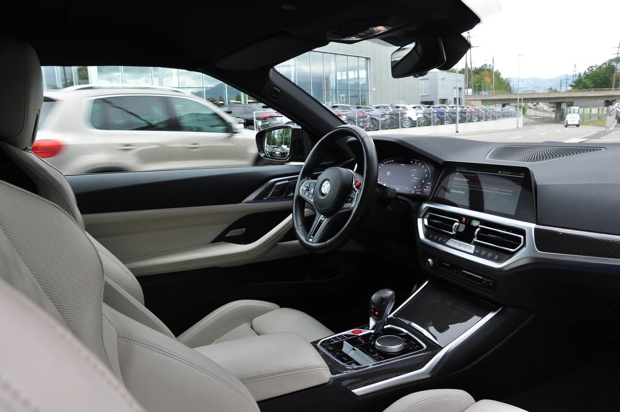 BMW M4 Cabrio Competition M xDrive-image-18