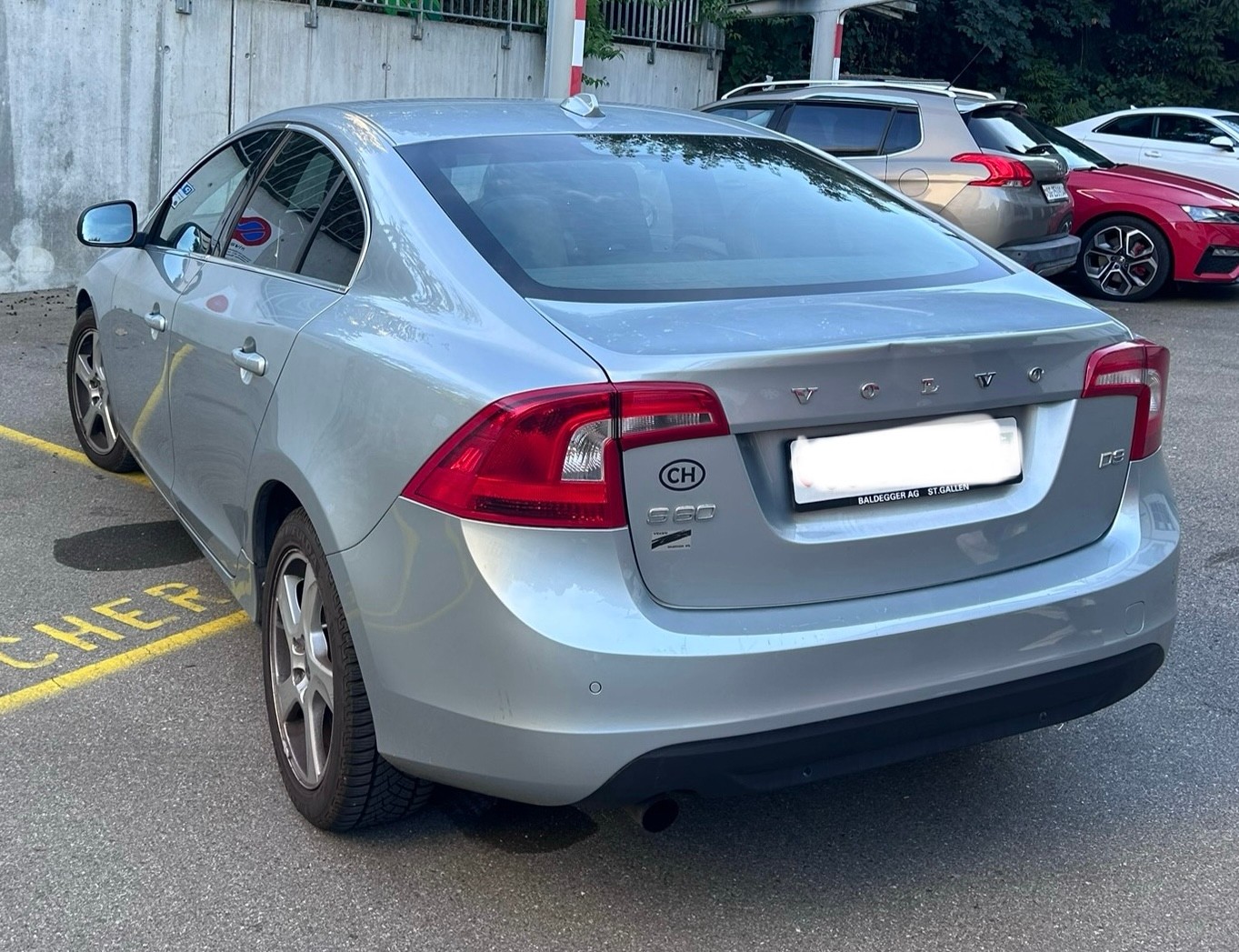 VOLVO 2.0 D3 Kinetic-image-3