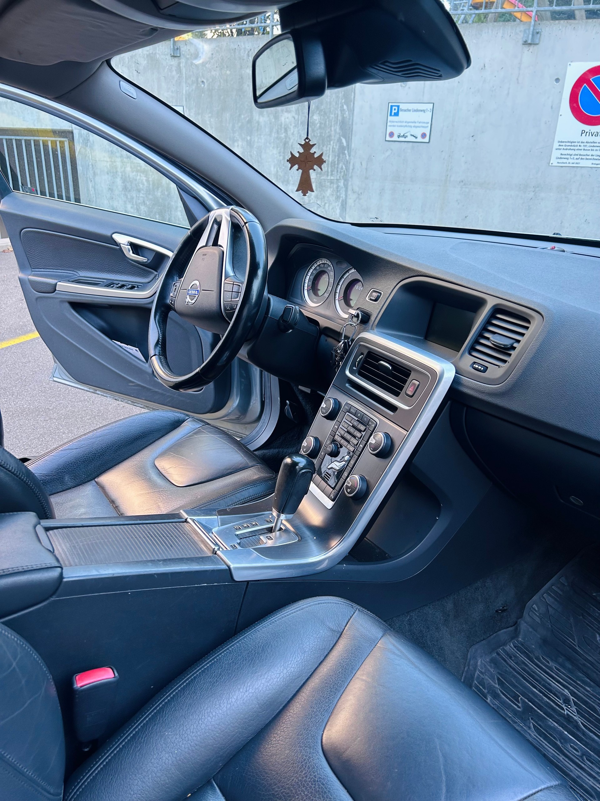 VOLVO 2.0 D3 Kinetic-image-4