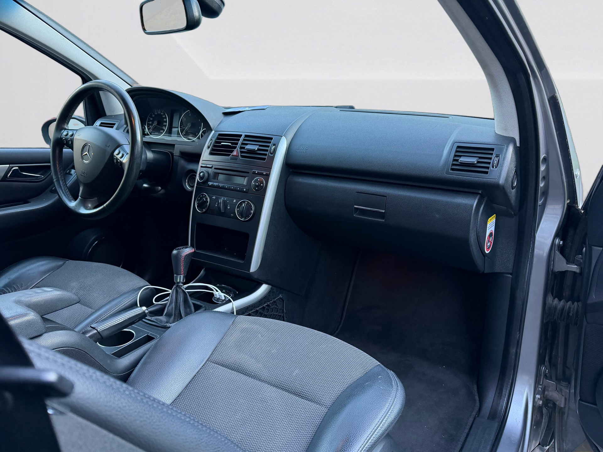 MERCEDES-BENZ A 150 Classic-image-8