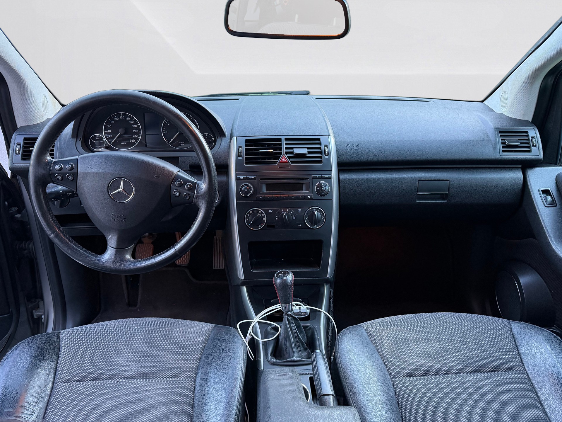MERCEDES-BENZ A 150 Classic-image-14