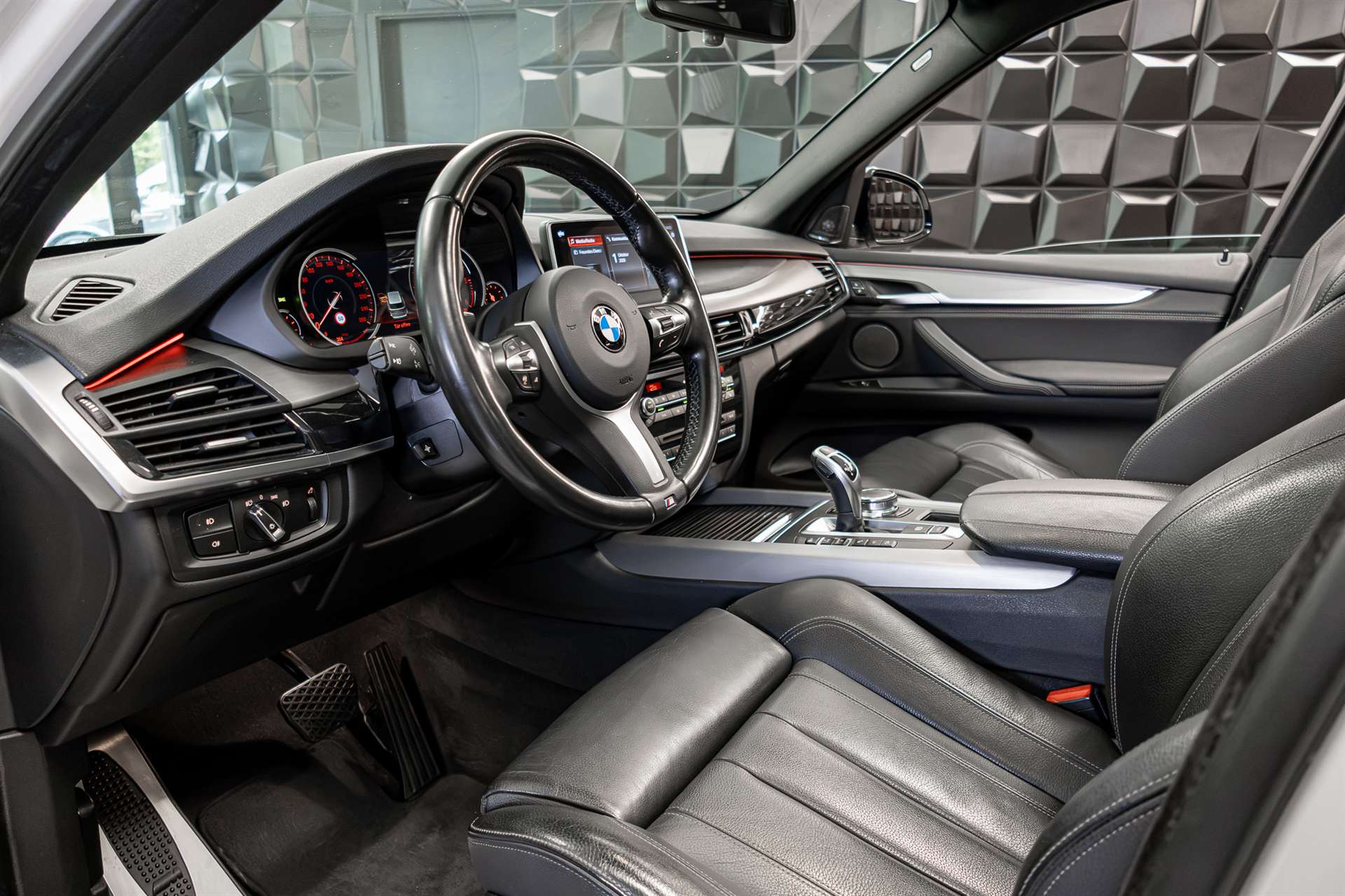 BMW X5 xDrive 40d Steptronic-image-14