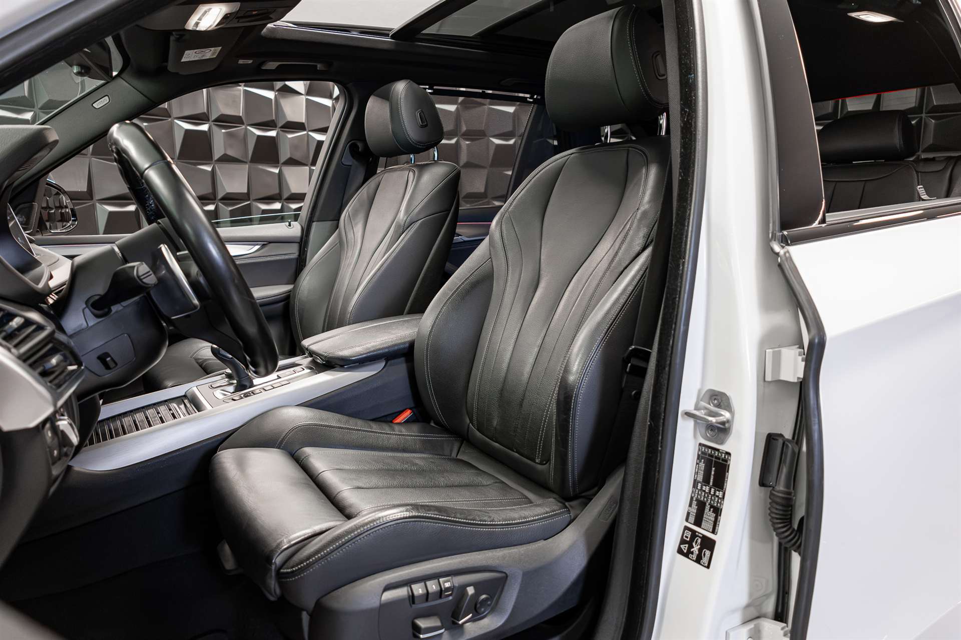 BMW X5 xDrive 40d Steptronic-image-15