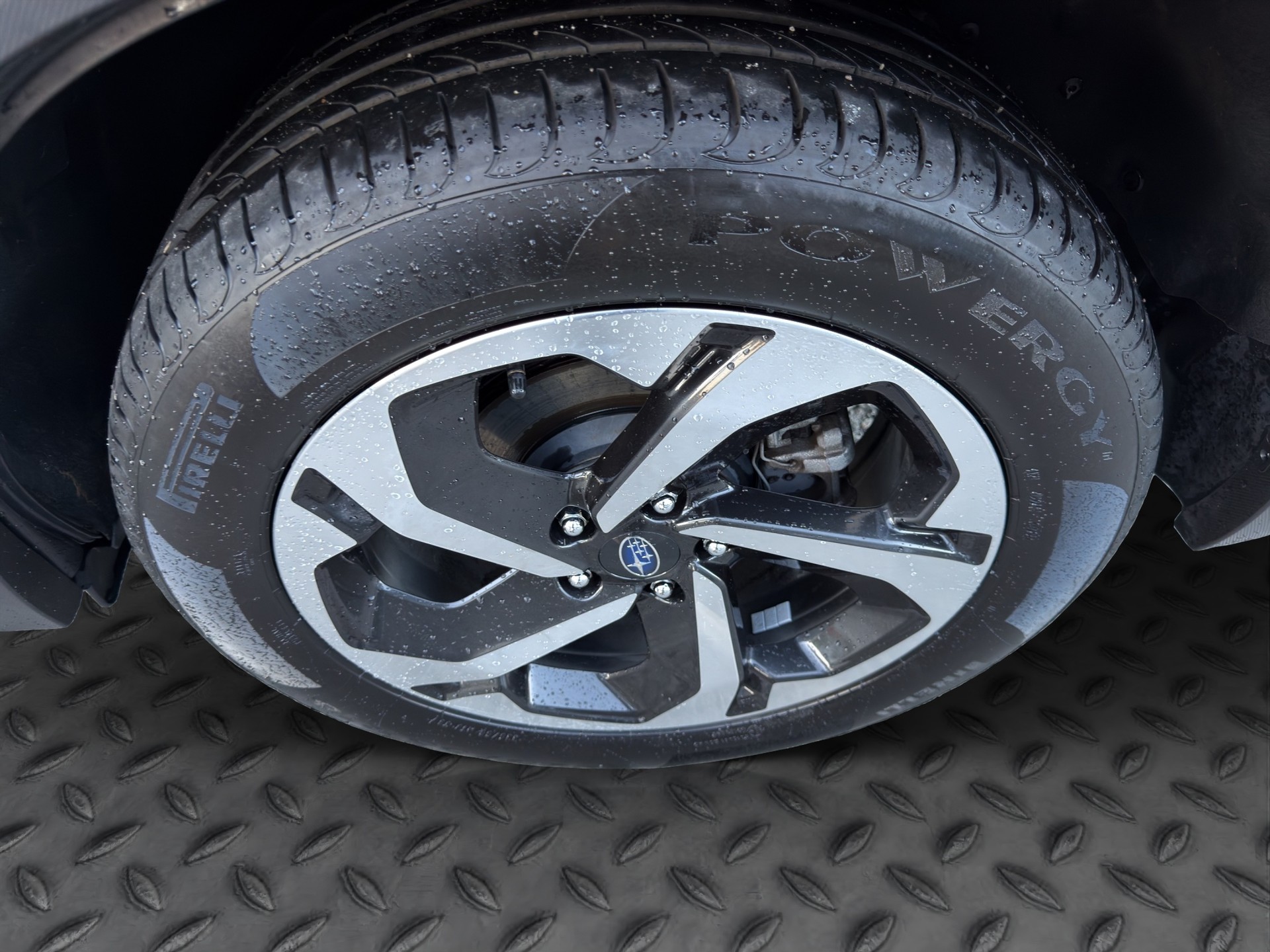 SUBARU Forester 2.0i e-Boxer Luxury Lineartronic-image-17