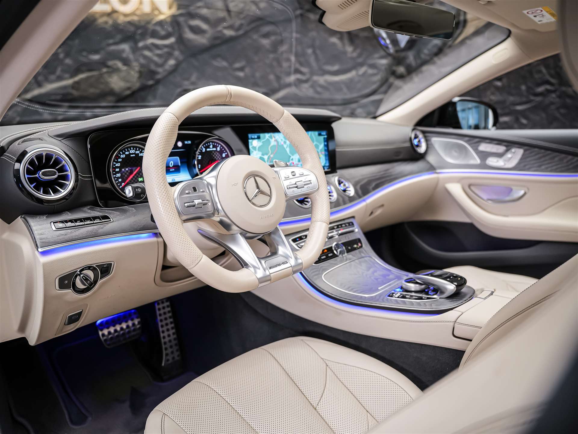 MERCEDES-BENZ CLS 53 AMG 4 Matic+ Edition1 *Massage*Panorama*Head Up*-image-8