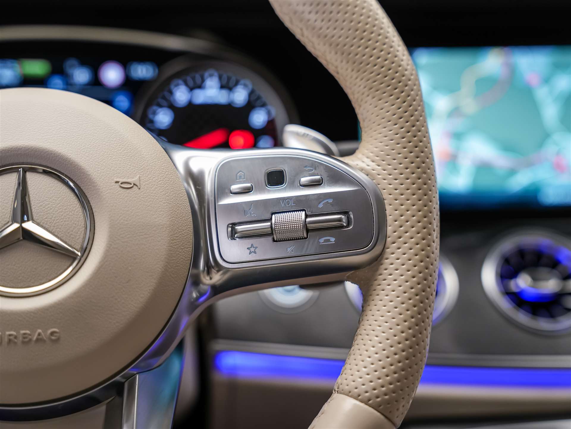 MERCEDES-BENZ CLS 53 AMG 4 Matic+ Edition1 *Massage*Panorama*Head Up*-image-31