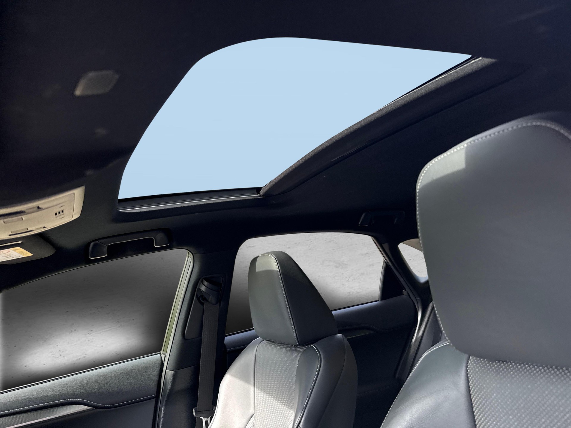 LEXUS NX 300h F-Sport-image-12