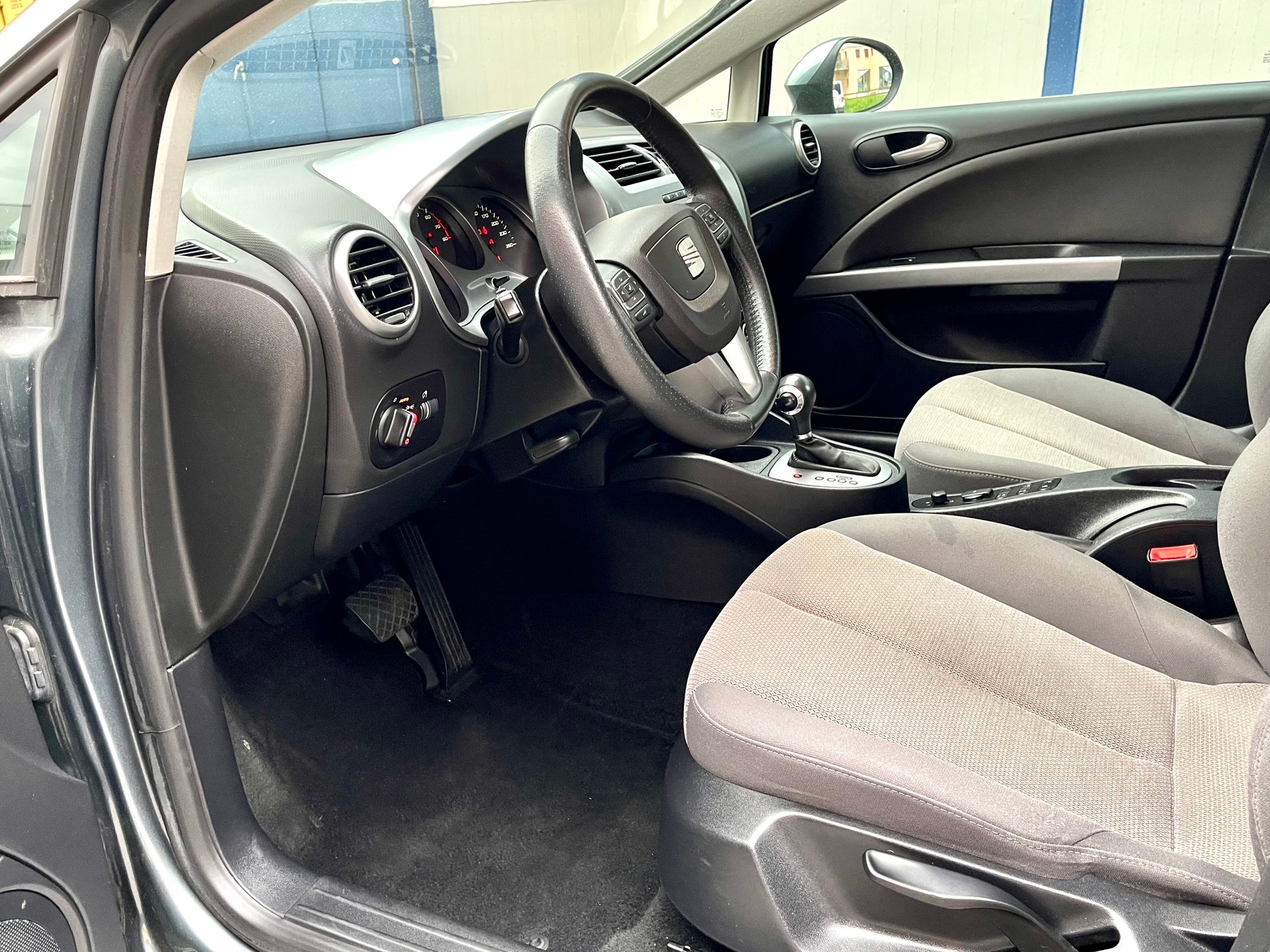 SEAT Leon 1.8 TSI Style DSG-image-16