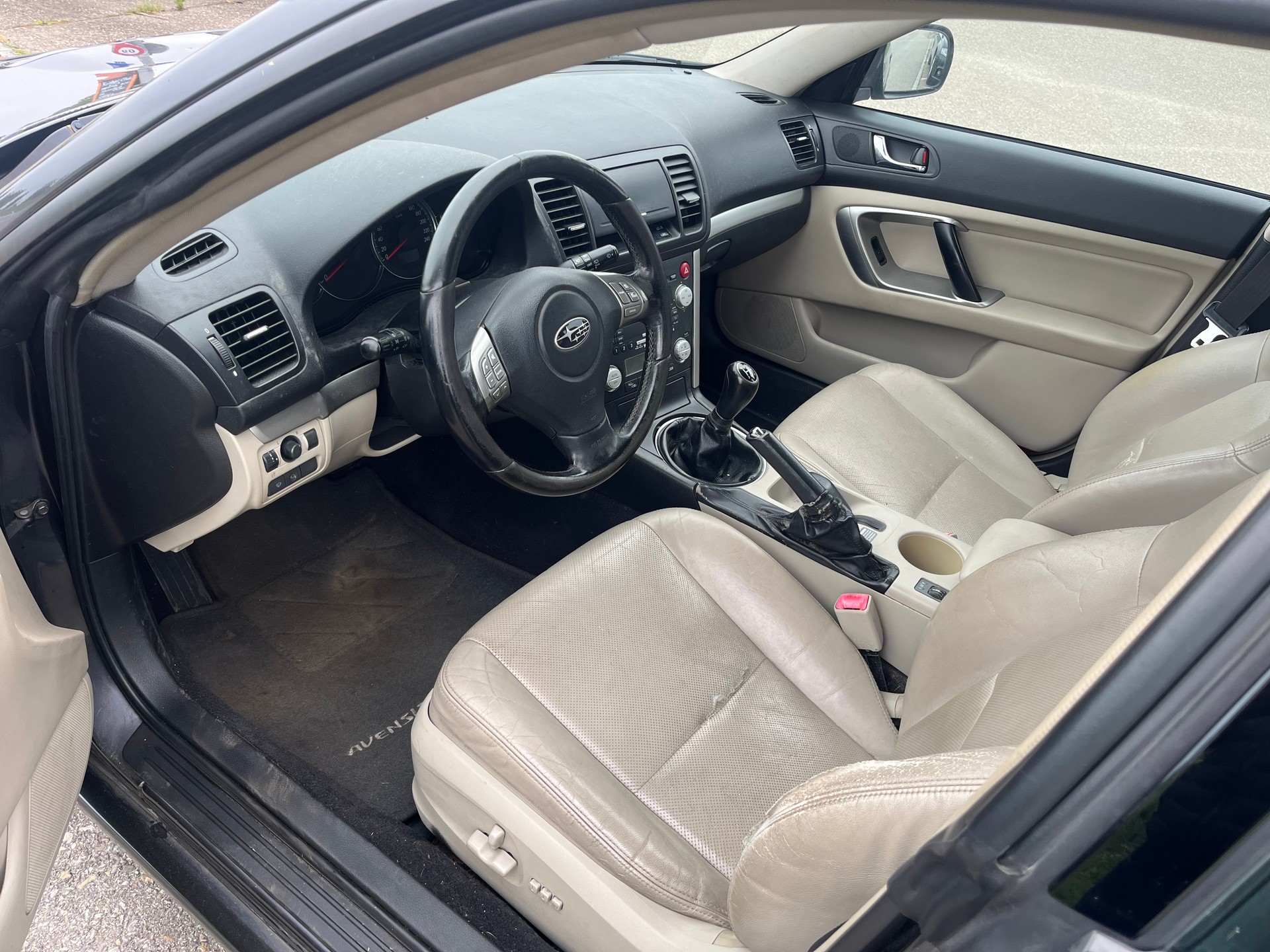 SUBARU Legacy 2.5i AWD Limited-image-6