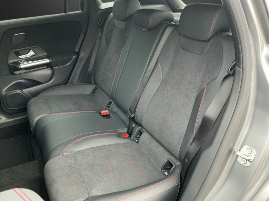 MERCEDES-BENZ GLA 220d 4M Swiss Star-image-10