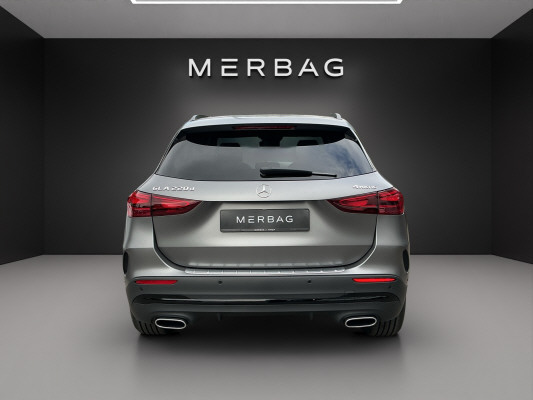 MERCEDES-BENZ GLA 220d 4M Swiss Star-image-4