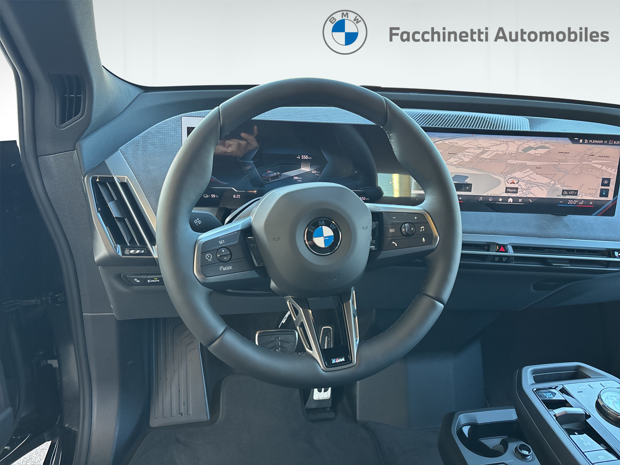 BMW iX xDrive45 M Sport-image-17