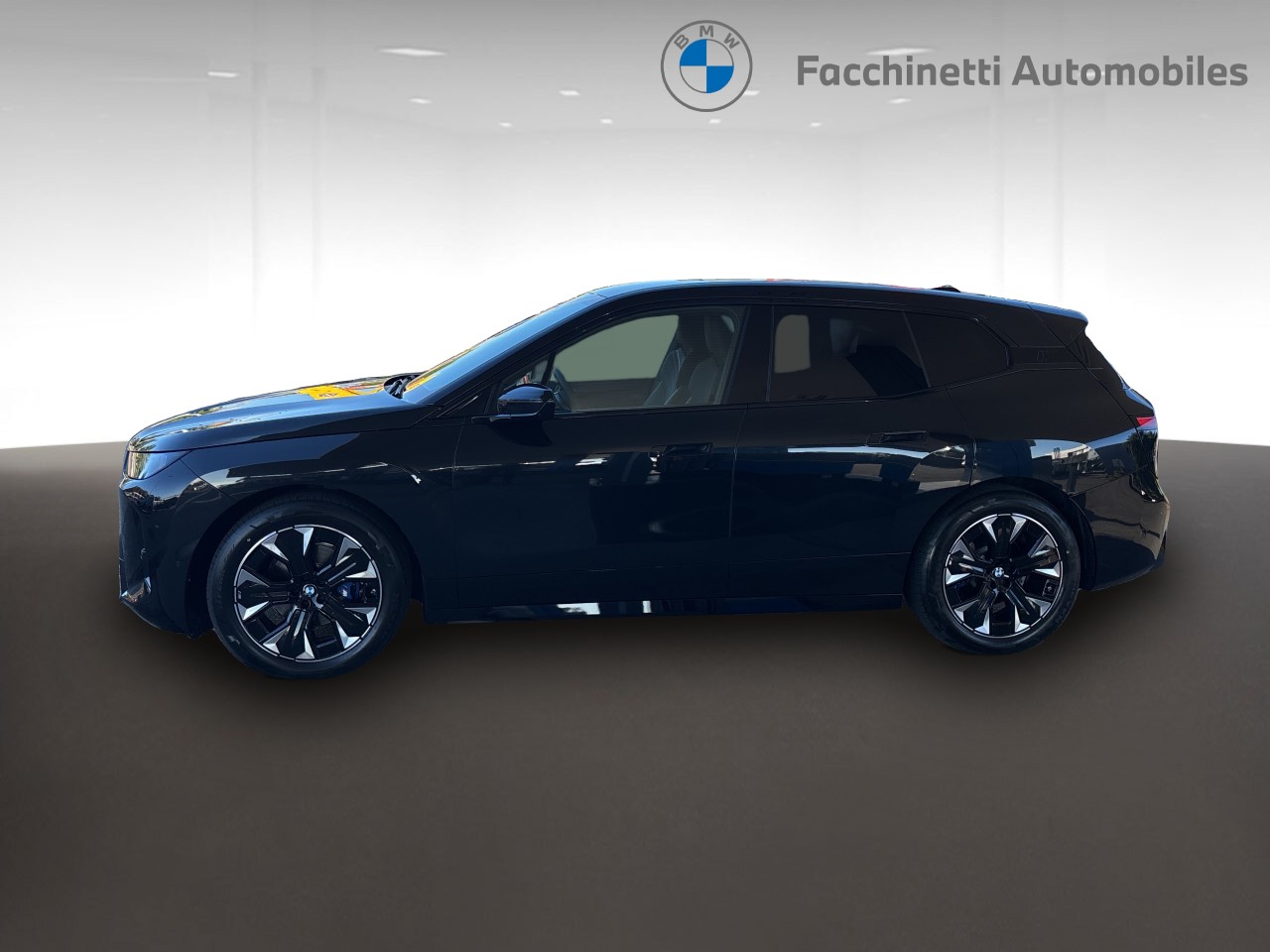 BMW iX xDrive45 M Sport-showroom-element-1