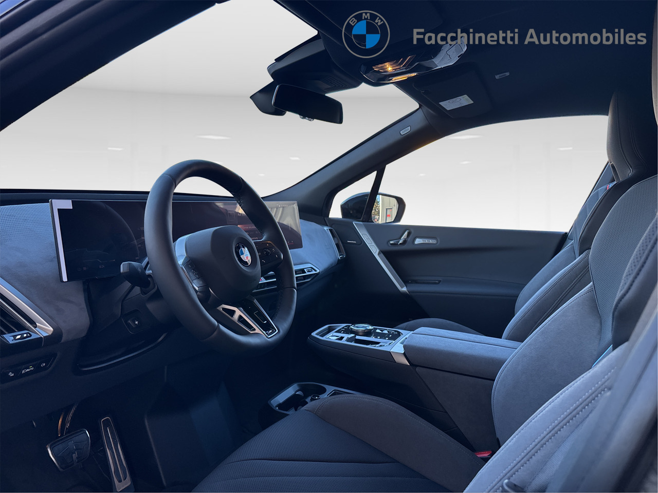 BMW iX xDrive45 M Sport-image-9