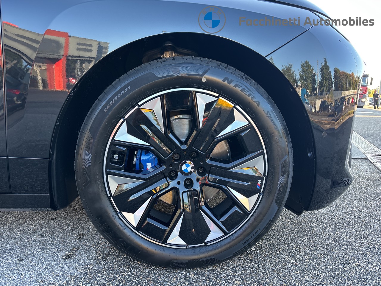 BMW iX xDrive45 M Sport-image-8