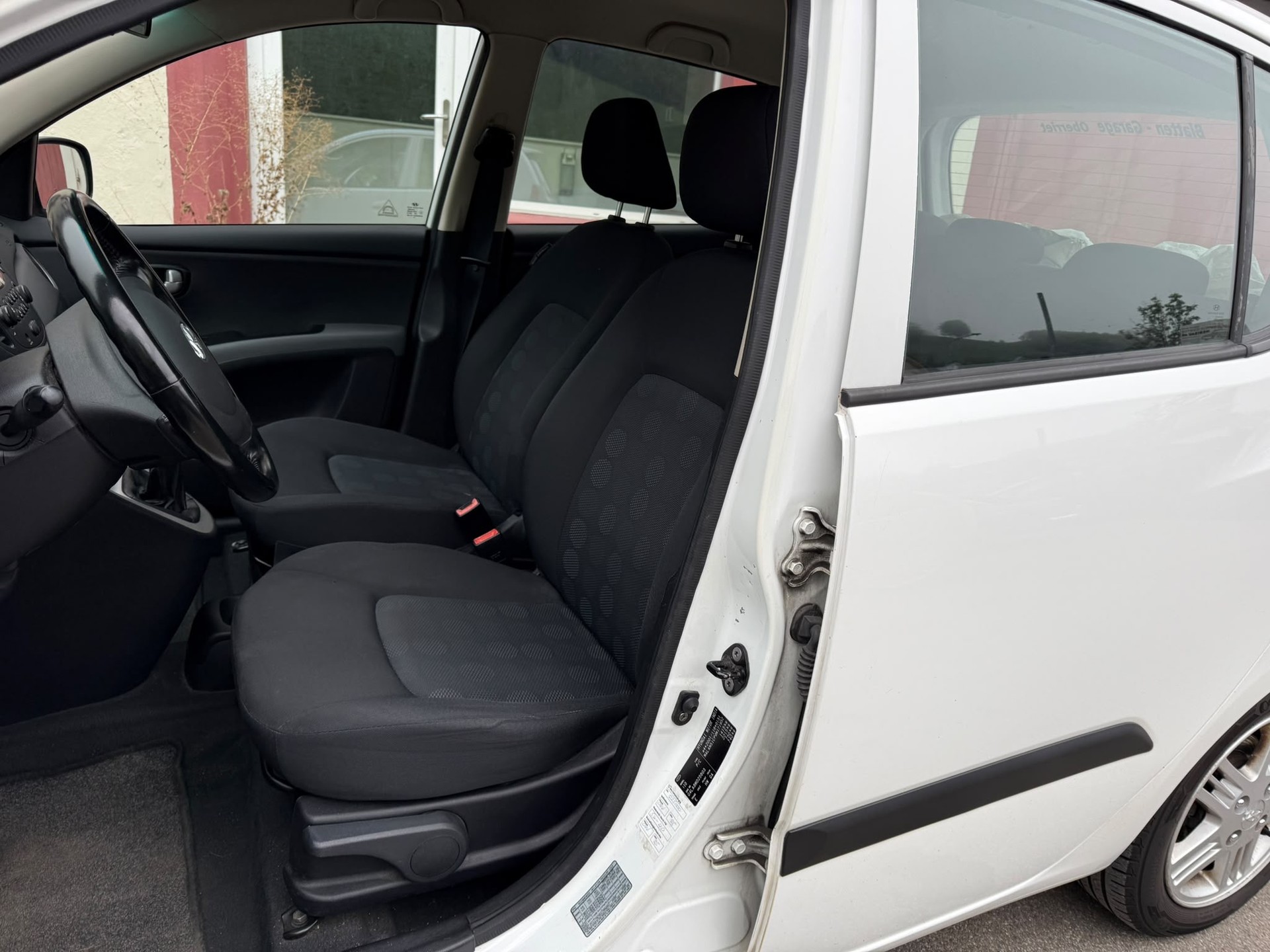 HYUNDAI i10 1.2 Style-image-10