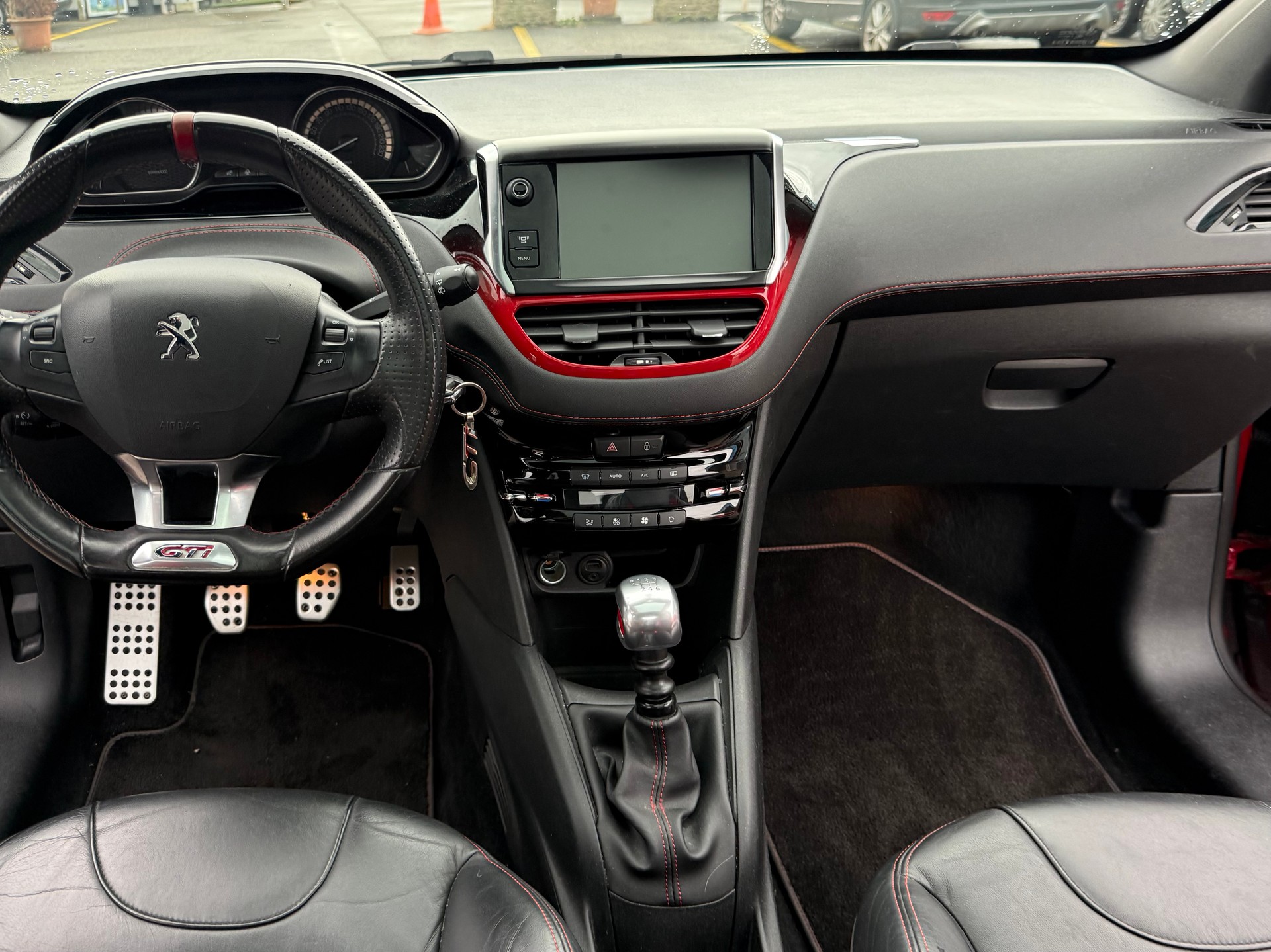 PEUGEOT 208 1.6 Turbo GTi-image-3