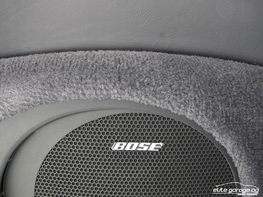 PORSCHE 911 Turbo Cabrio-image-13