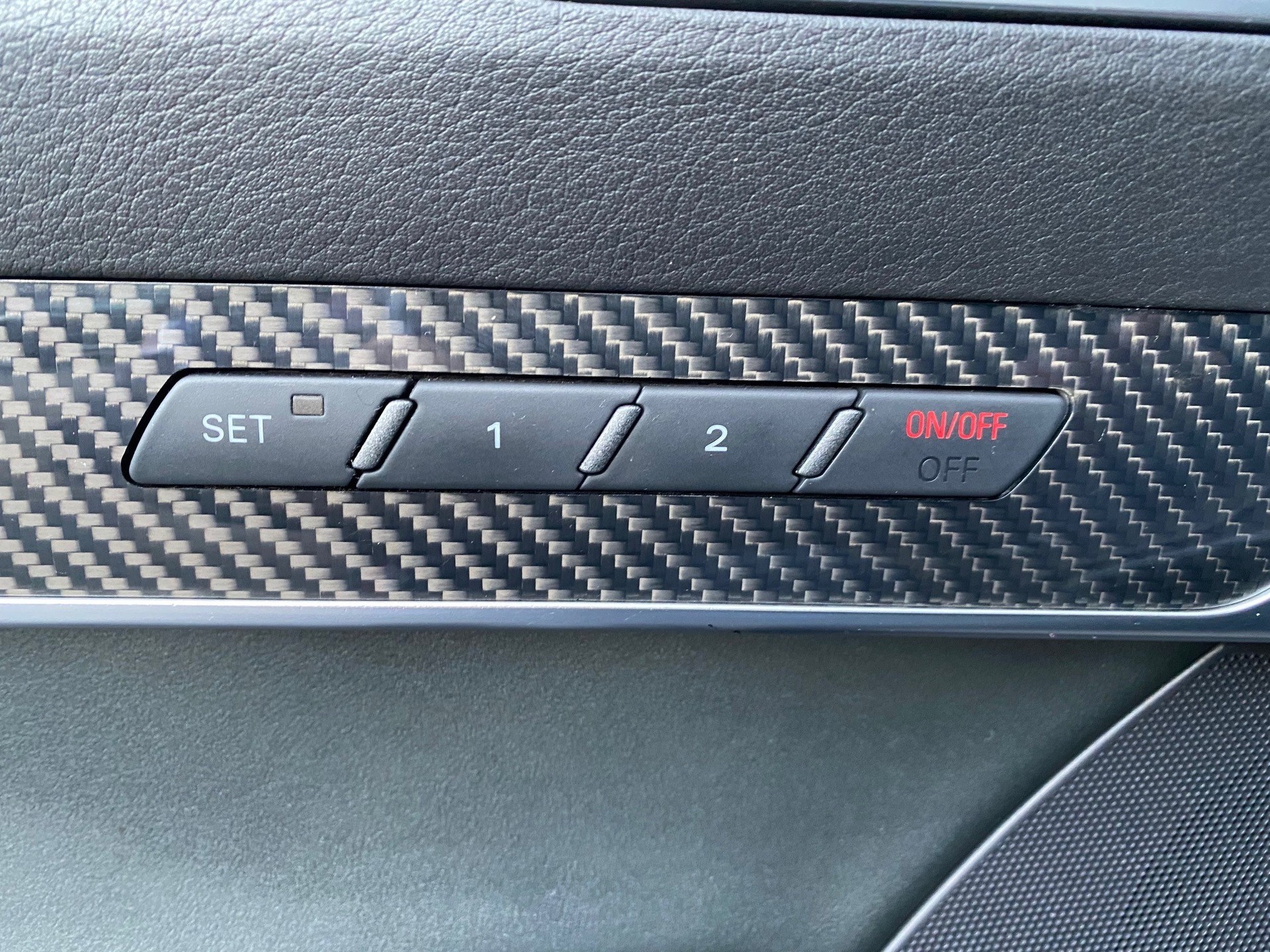 AUDI RS6 Avant 5.0 TFSI V10 quattro tiptronic-image-13