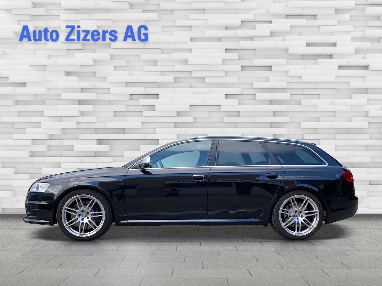 AUDI RS6 Avant 5.0 TFSI V10 quattro tiptronic-image-2