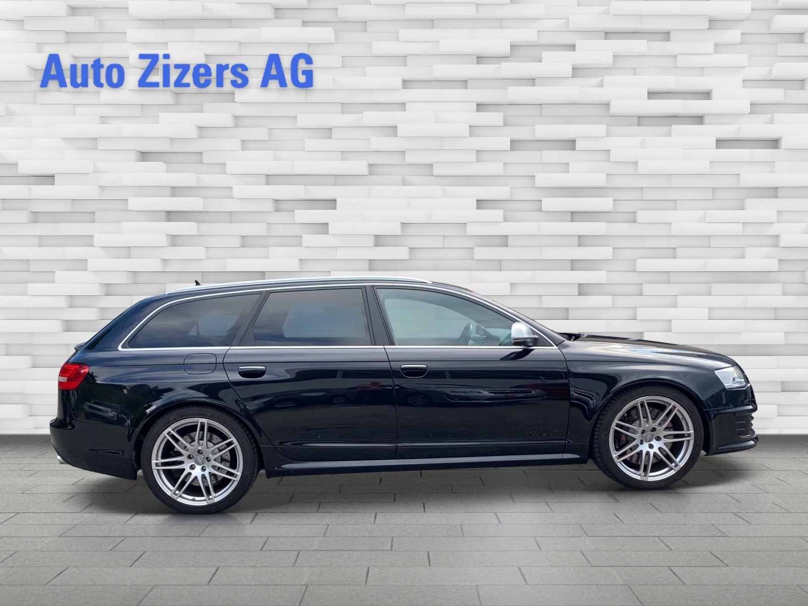AUDI RS6 Avant 5.0 TFSI V10 quattro tiptronic-image-5