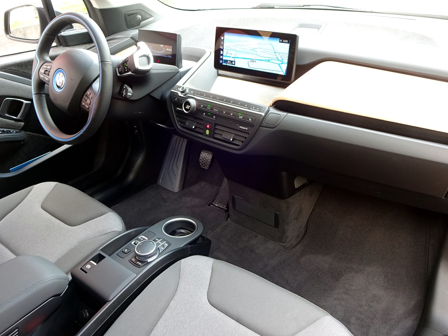 BMW i3s (120Ah)-image-2