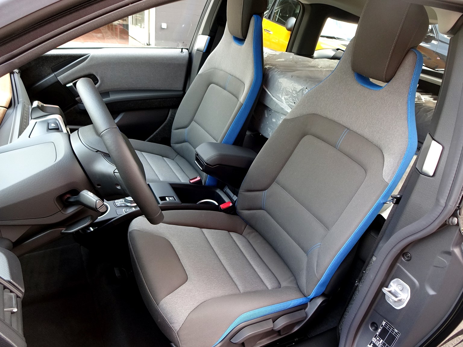 BMW i3s (120Ah)-image-3