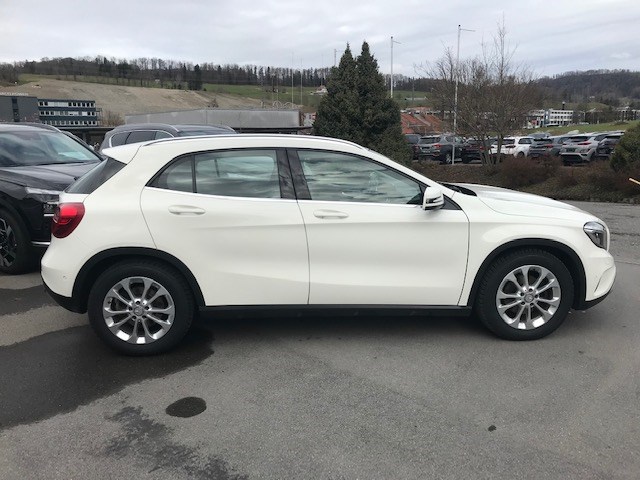 MERCEDES-BENZ GLA 220 CDI Urban 7G-DCT-image-6