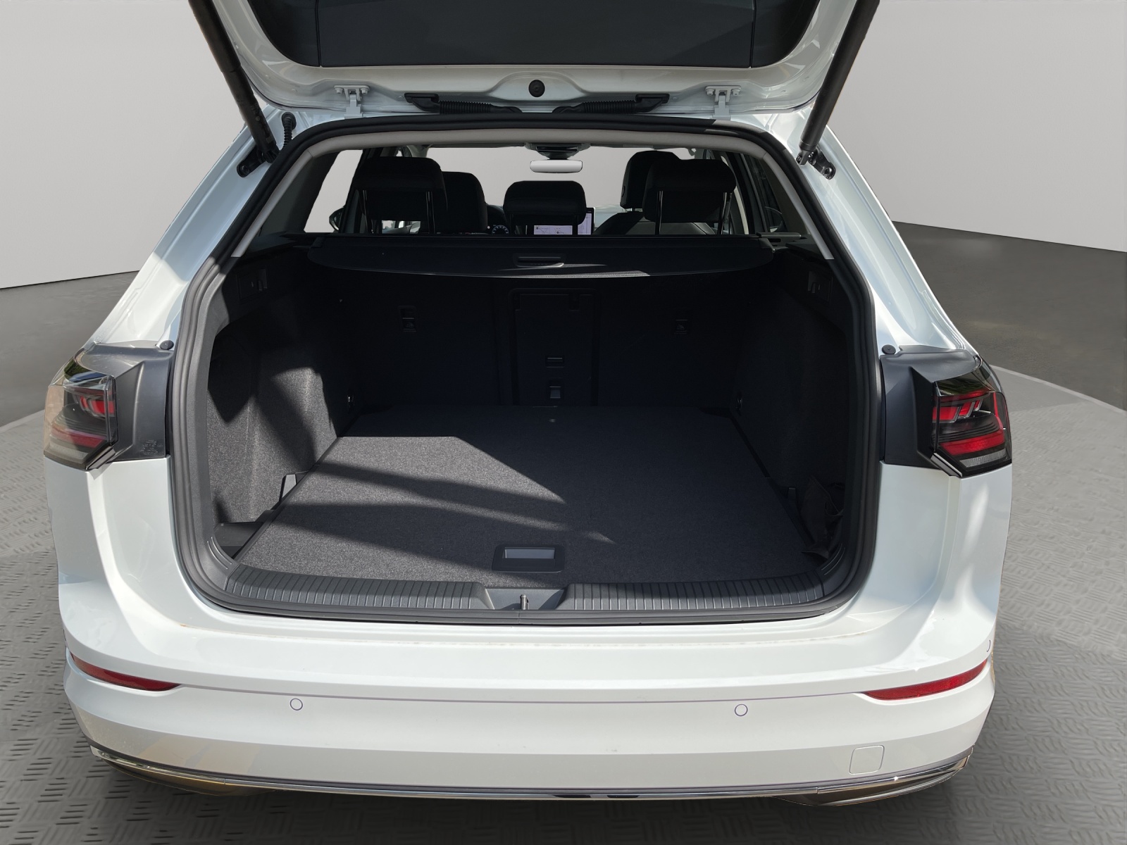 VW Golf Variant 1.5 eTSI mHEV Style-image-9