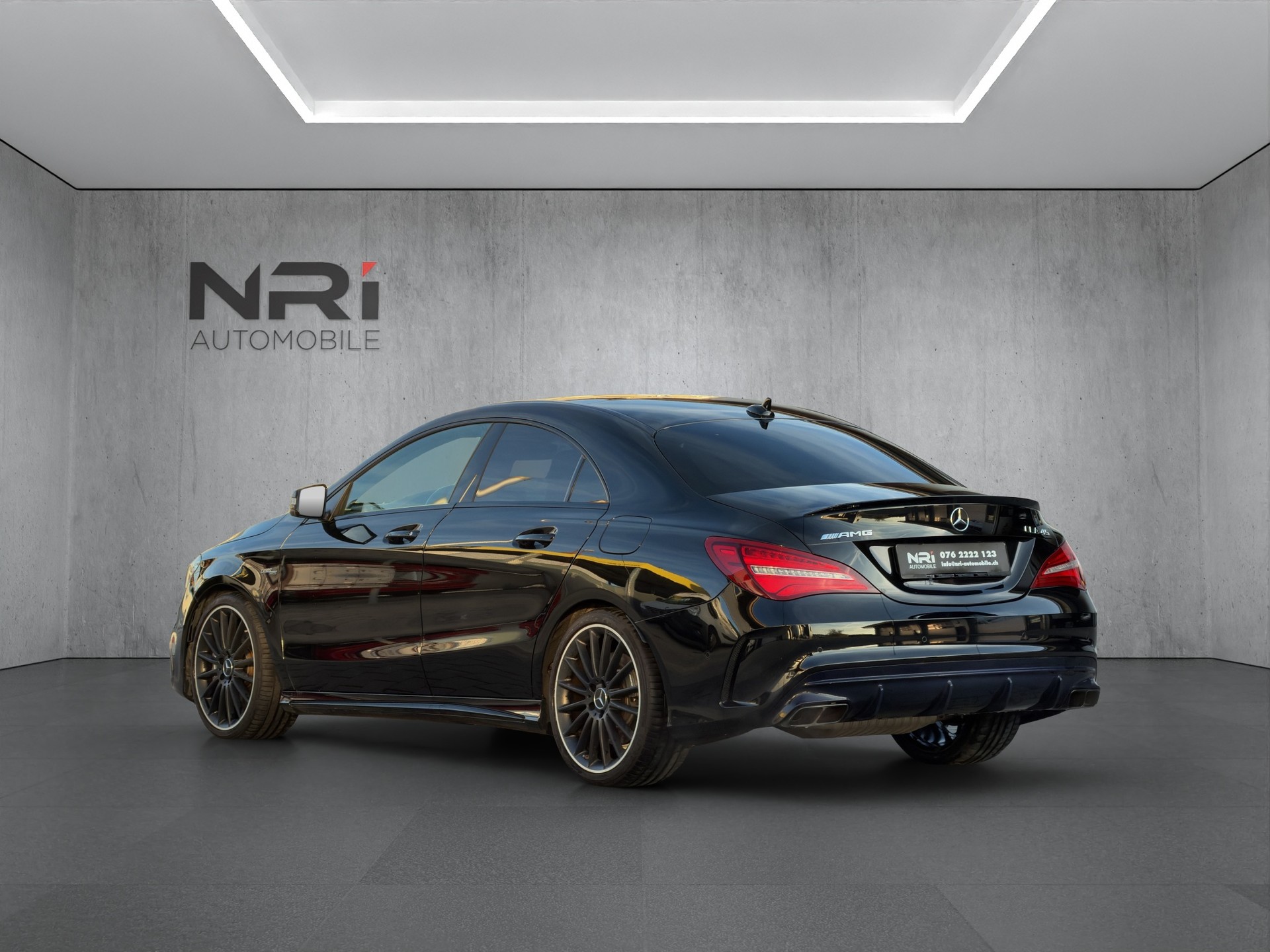 MERCEDES-BENZ CLA 45 AMG 4m-image-6