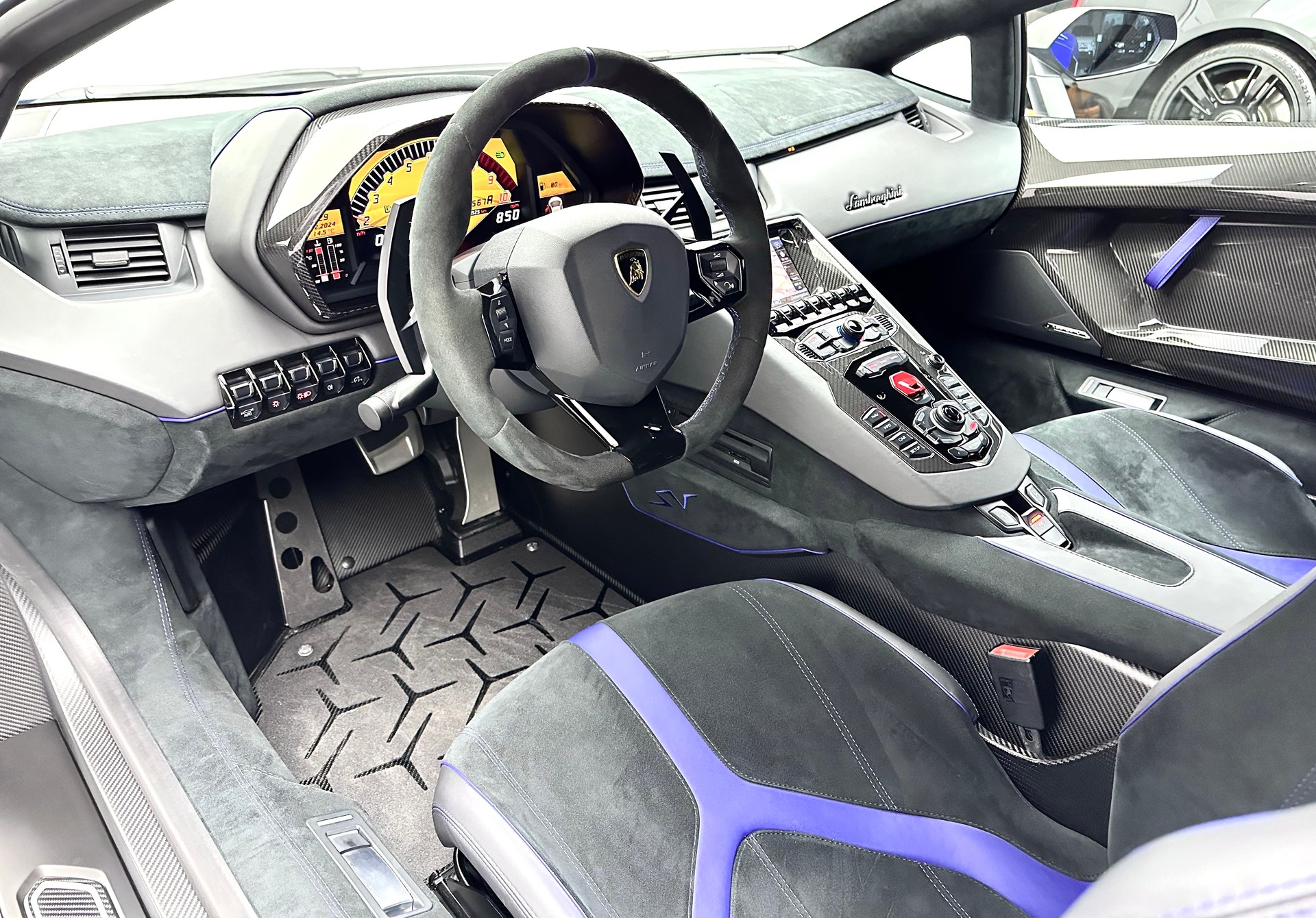 LAMBORGHINI Aventador LP750-4 Superveloce Coupé E-Gear-image-12