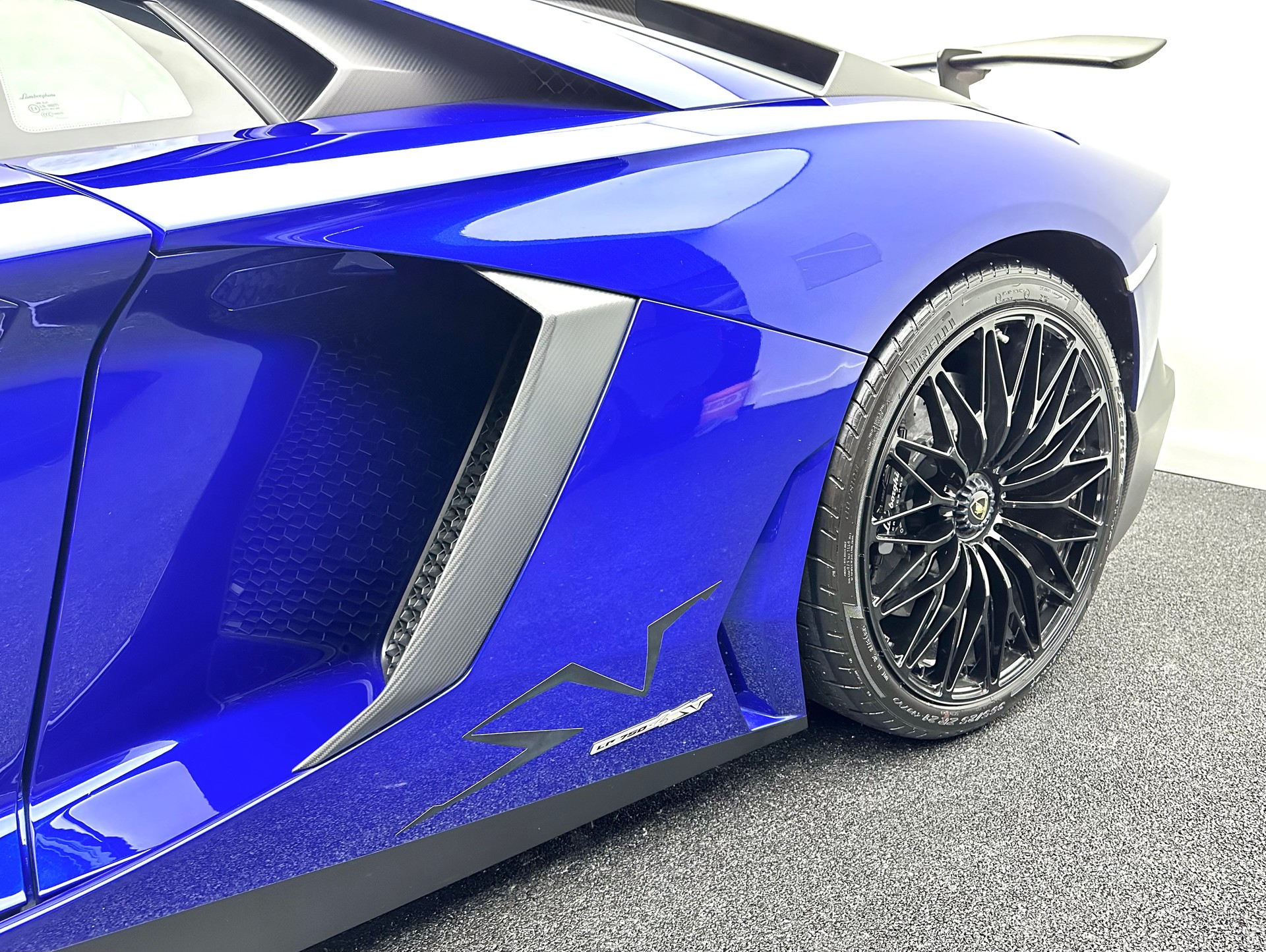 LAMBORGHINI Aventador LP750-4 Superveloce Coupé E-Gear-image-9