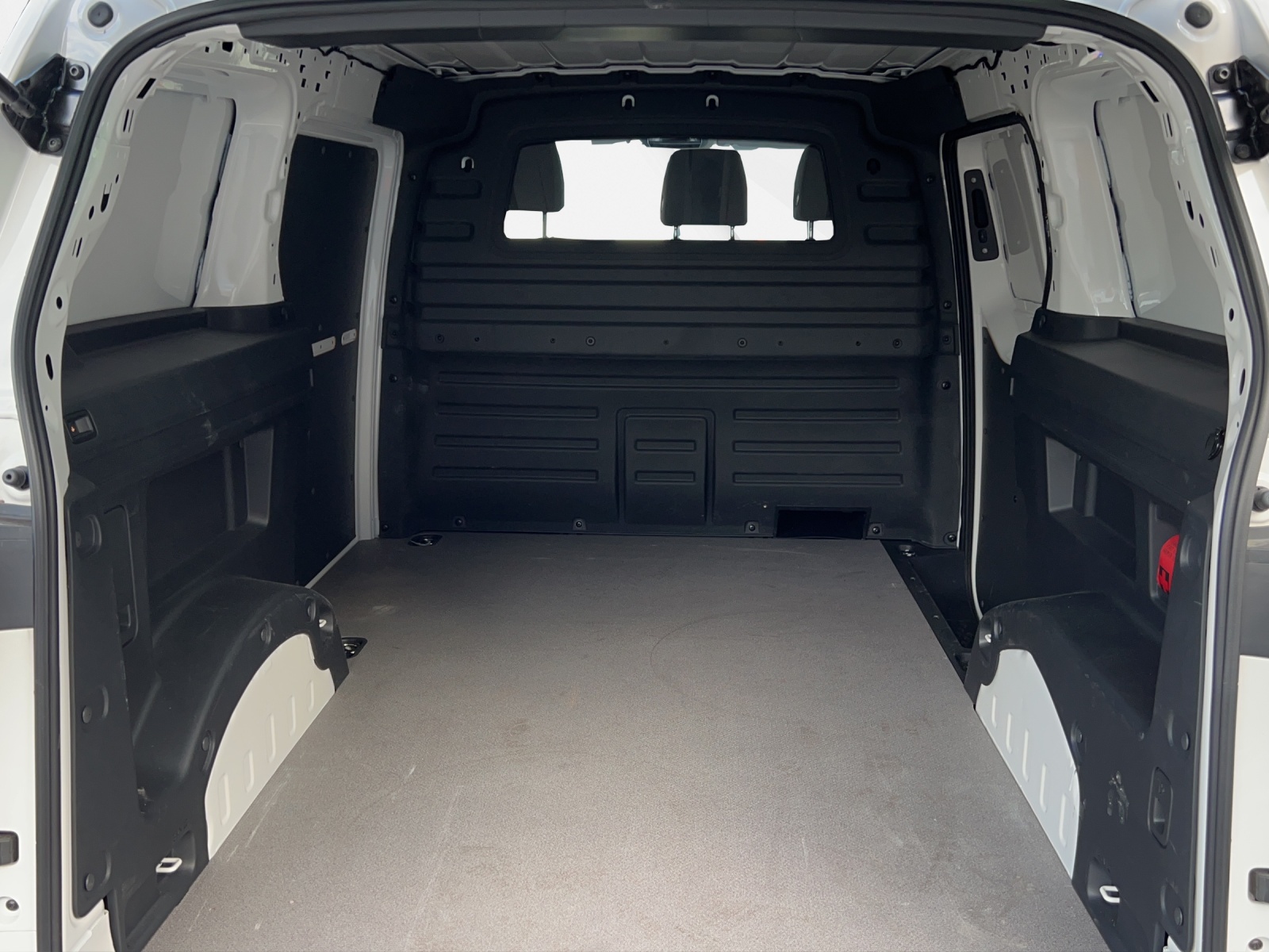 VW ID. Buzz Cargo-image-13