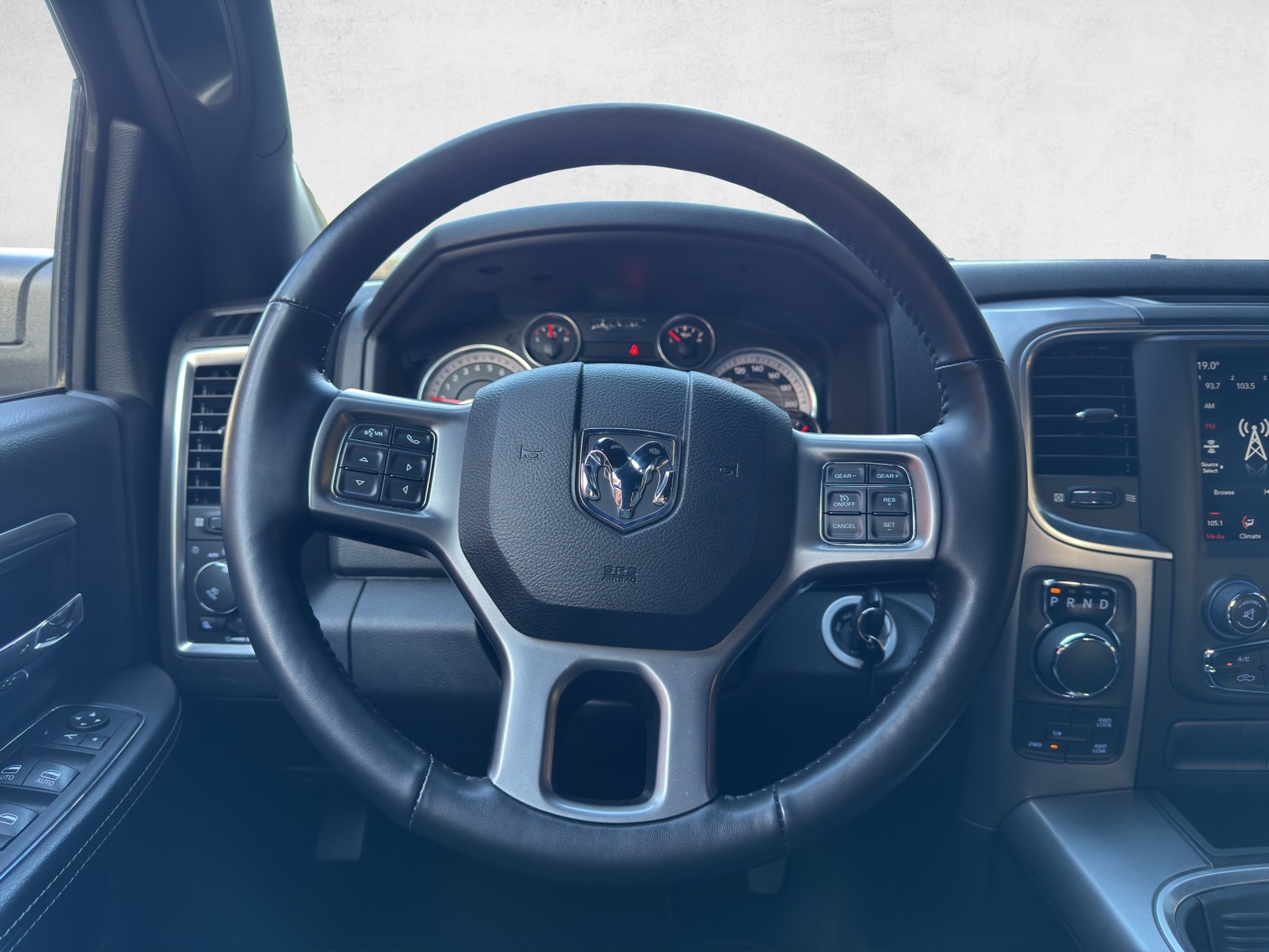DODGE 5.7 HEMI 1500 Crew Cab Warlock 4x4-image-9