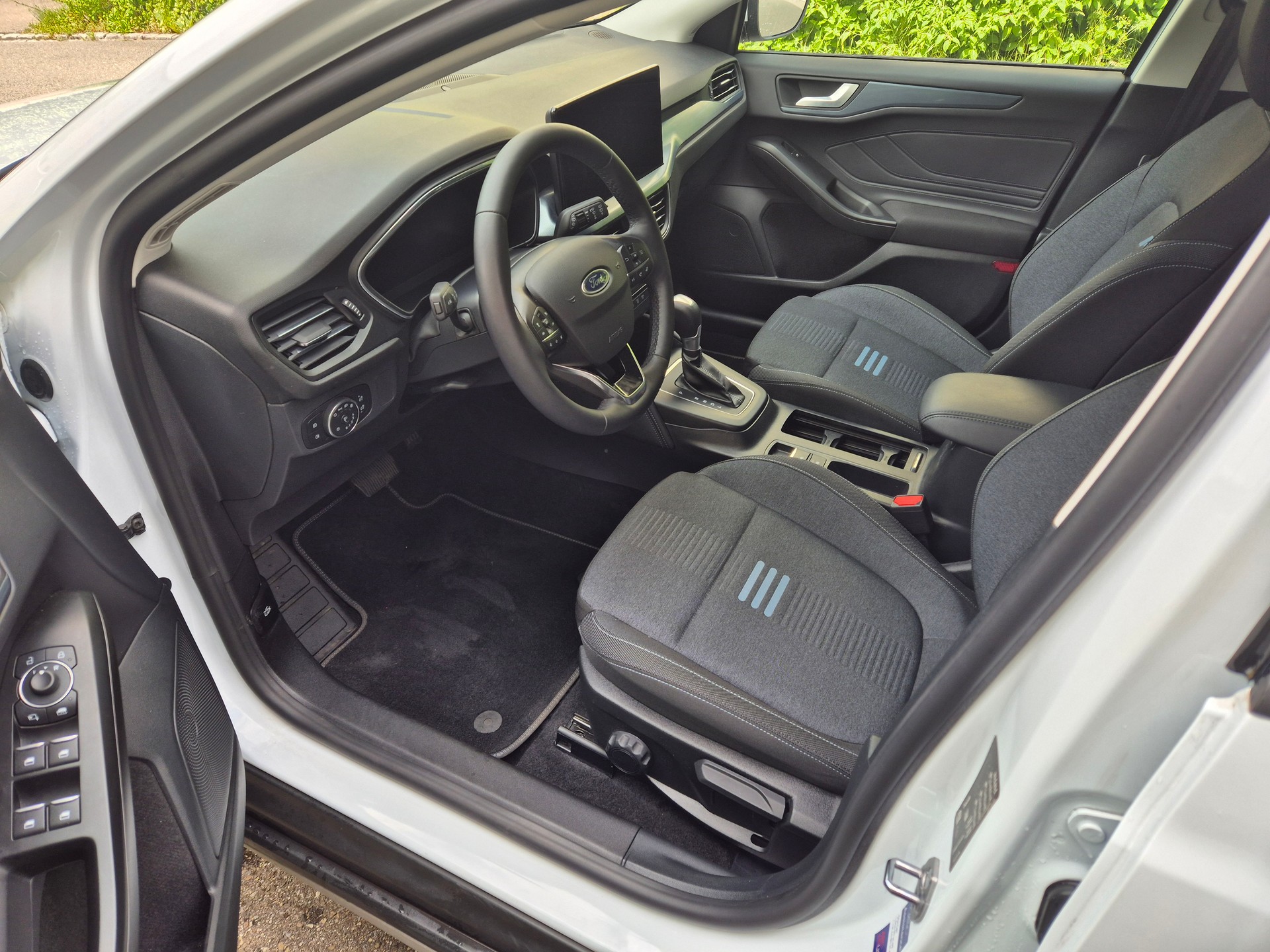 FORD Focus 1.0 MHEV Active X Automatic-image-7