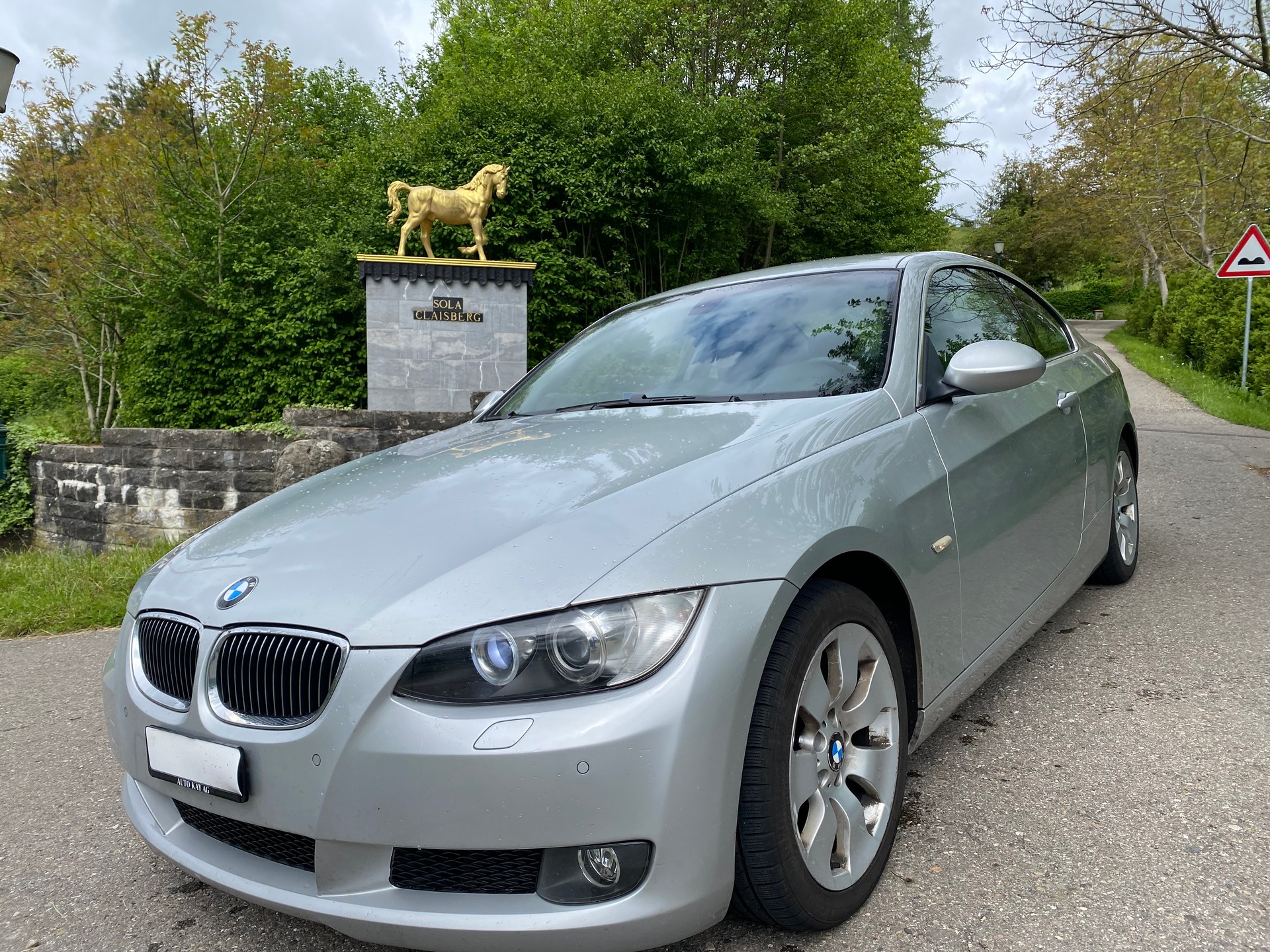 BMW 330i xDrive Coupé-image-0