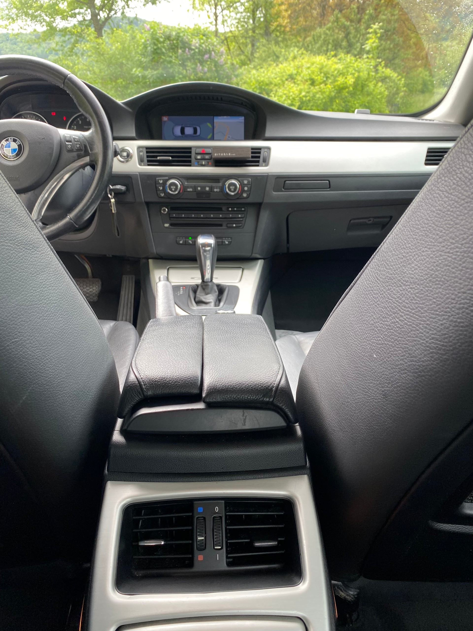 BMW 330i xDrive Coupé-image-10