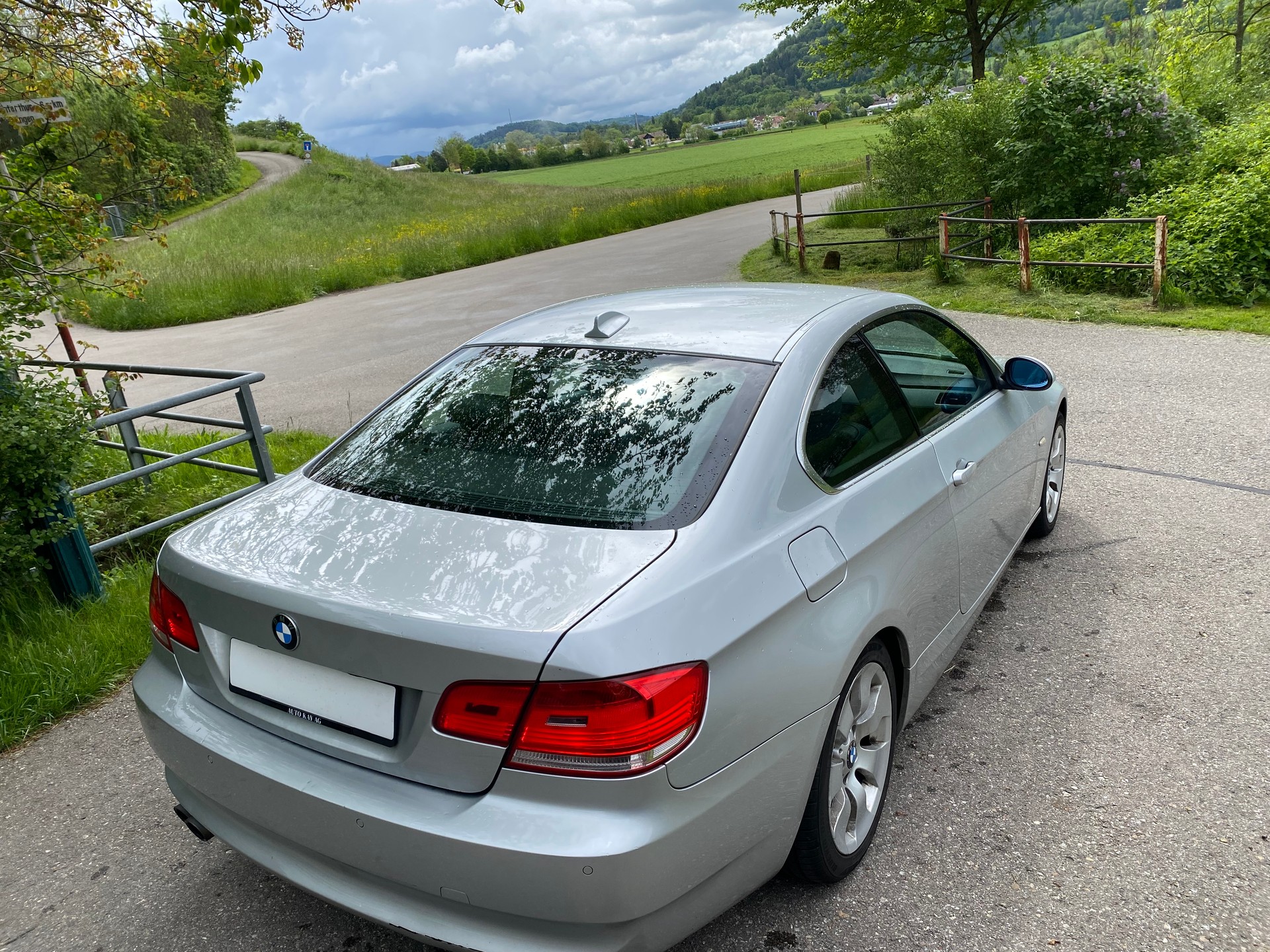 BMW 330i xDrive Coupé-image-4