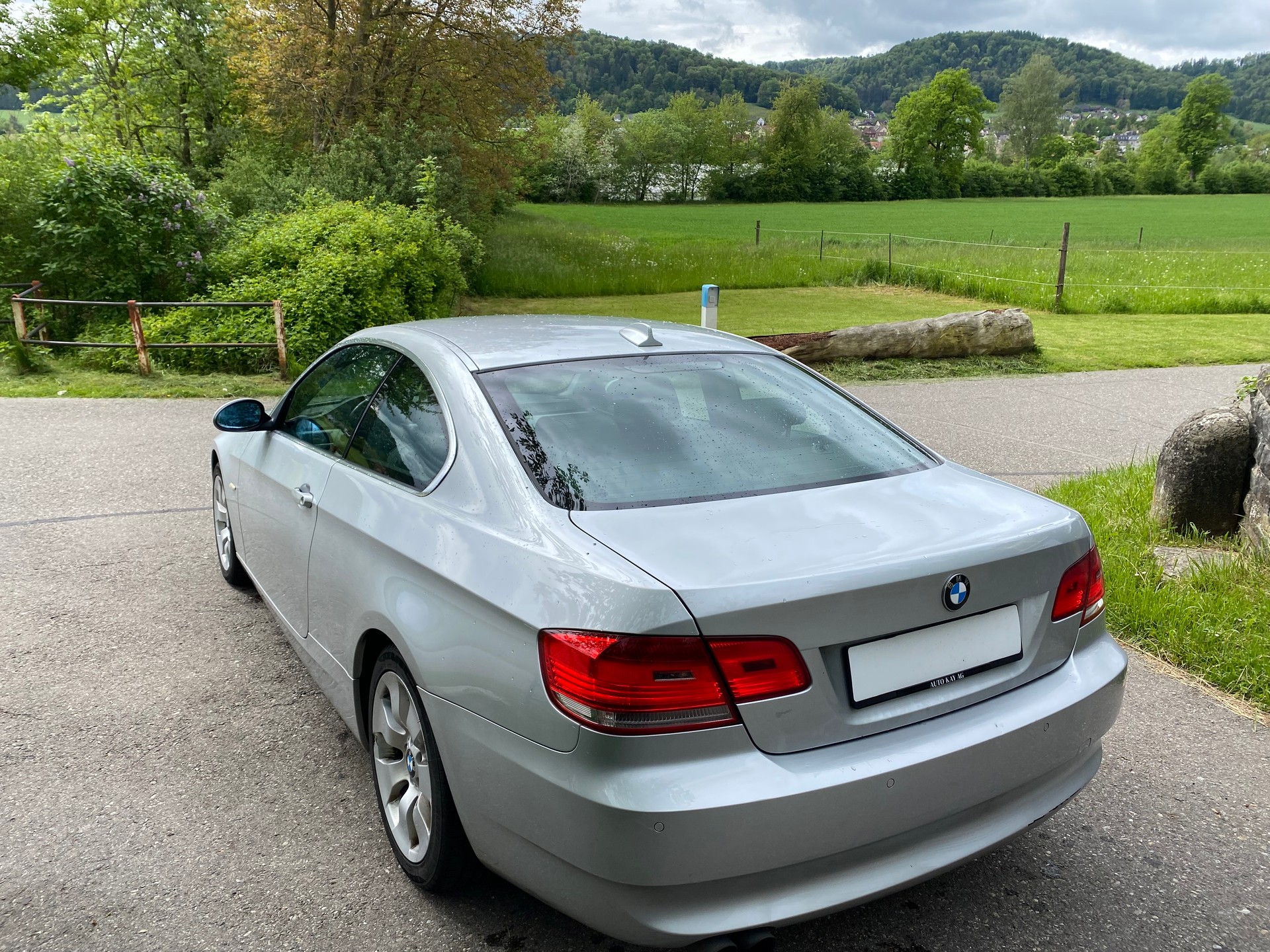 BMW 330i xDrive Coupé-image-6