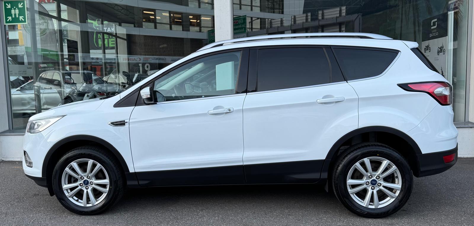 FORD Kuga 1.5 Business 2WD-image-2