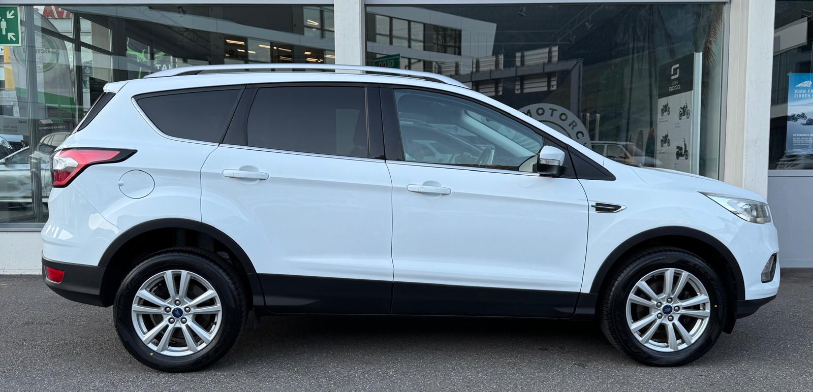 FORD Kuga 1.5 Business 2WD-image-1