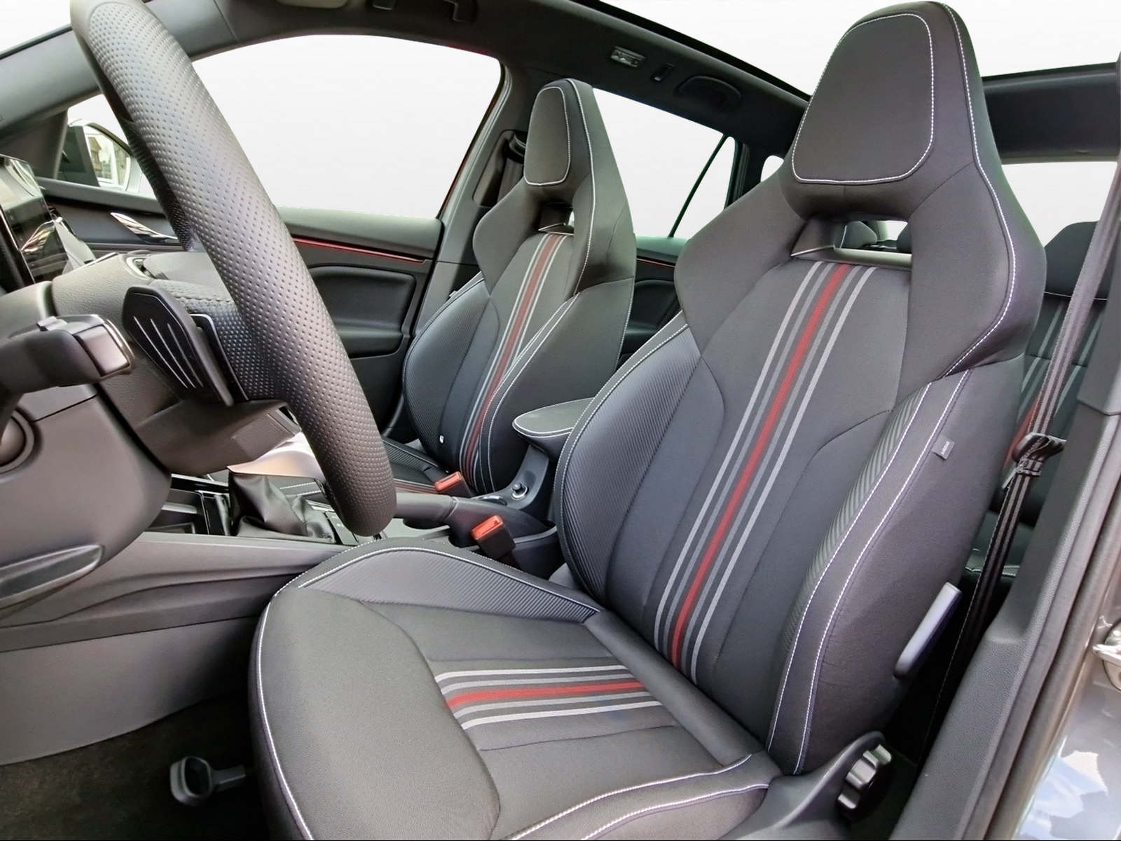 SKODA Kamiq 1.0 TSI Monte Carlo DSG-image-7