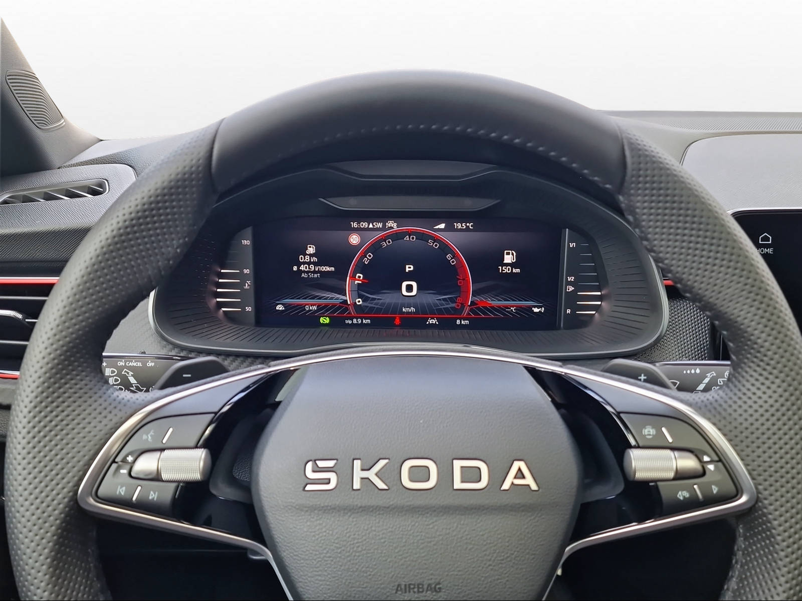 SKODA Kamiq 1.0 TSI Monte Carlo DSG-image-4