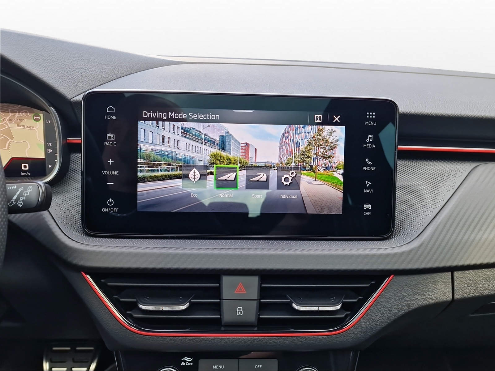 SKODA Kamiq 1.0 TSI Monte Carlo DSG-image-8