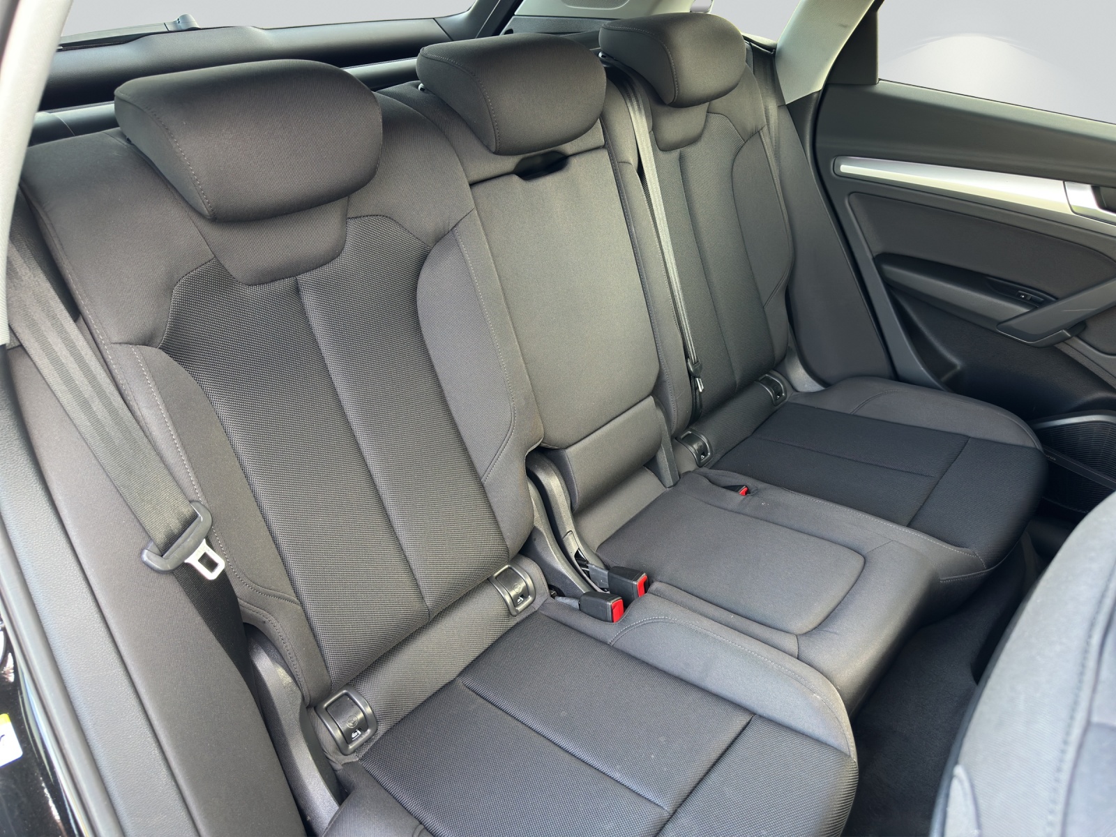 AUDI Q5 50 TFSI e PHEV quattro S-tronic-image-8