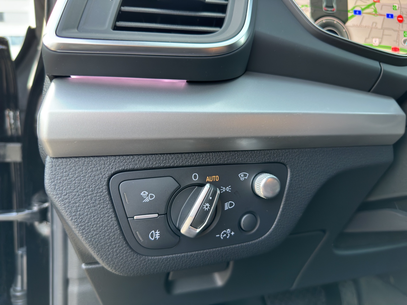 AUDI Q5 50 TFSI e PHEV quattro S-tronic-image-17