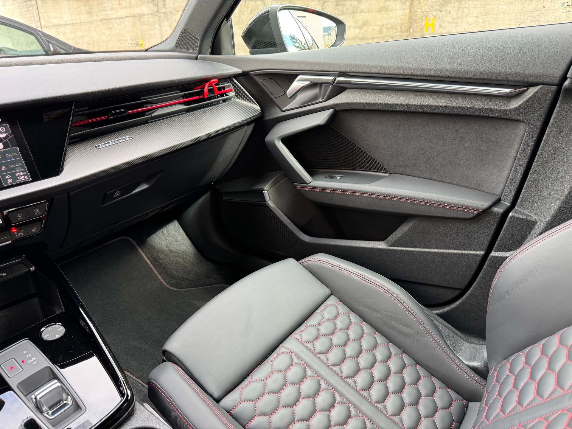 AUDI RS3 Sportback 2.5 TSI quattro S-tronic-image-17