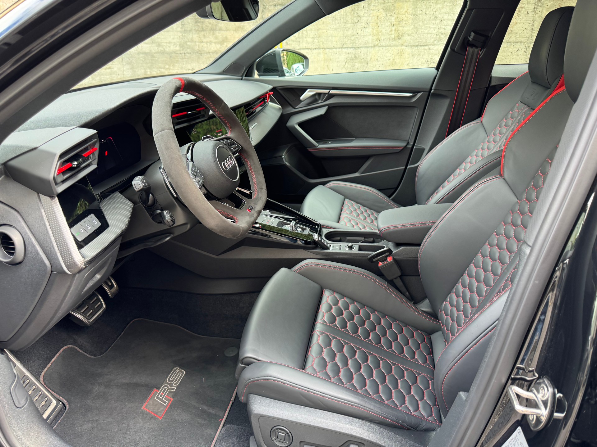 AUDI RS3 Sportback 2.5 TSI quattro S-tronic-image-6